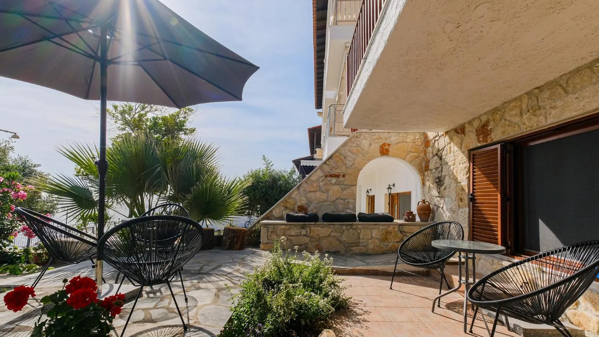 Amfitriti Apartments By Rentalspro - Loutra Agias Paraskevis Halkidiki Agia Paraskevi  Griekenland