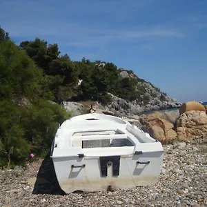  Daire Zavrakli